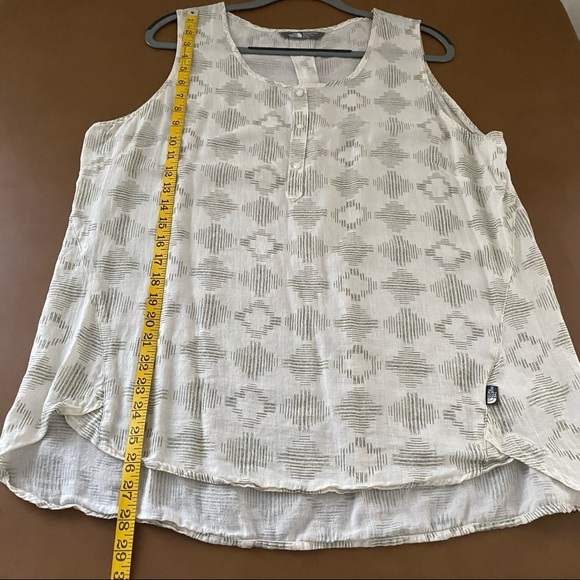 The North Face Sleeveless Aztec Blouse Size XL - Picture 10 of 11